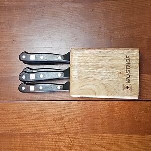 Set of Wusthof Gourmet steak knives